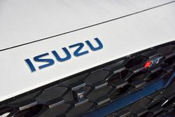 2025 Isuzu MU-X X-TERRAIN