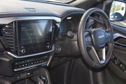 2025 Isuzu MU-X X-TERRAIN