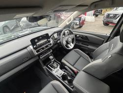 2026 Nissan Navara ST-X