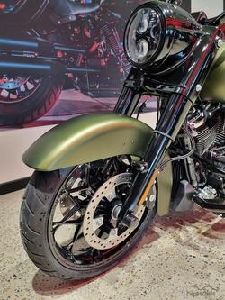 2022 Harley-Davidson Road King Special 114 (FLHRXS) Touring Green