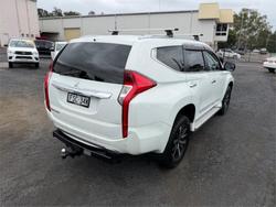 2016 MITSUBISHI PAJERO SPORT GLS (4x4)