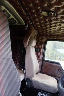 2007 Kenworth T400 Series T404S