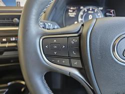 2019 Lexus UX 200 Luxury MZAA10R Mercury Grey