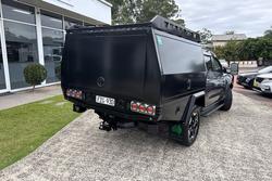 2021 Nissan Navara ST-X