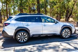 2025 Subaru Outback AWD Touring XT