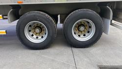 2014 Maxitrans 18P Dry Van White