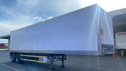 2014 Maxitrans 18P Dry Van White