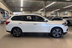 2017 Nissan Pathfinder Ti