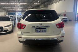 2017 Nissan Pathfinder Ti