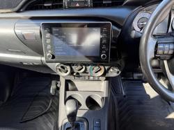 2022 Toyota Hilux SR