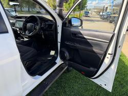 2022 Toyota Hilux SR