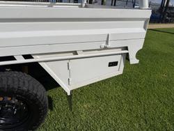 2022 Toyota Hilux SR