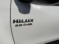 2022 Toyota Hilux SR