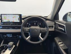 2025 Mitsubishi Outlander LS