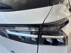 2026 Nissan QASHQAI Ti-L e-POWER J12 MY26 Pearl White with Onyx Black Roof