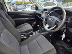 2015 Toyota Hilux Workmate TGN121R 4x2 Glacier White