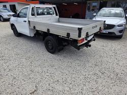 2015 Toyota Hilux Workmate TGN121R 4x2 Glacier White