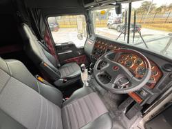 2025 Kenworth T909 