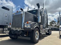 2025 Kenworth T909 