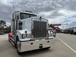2025 Kenworth T909 