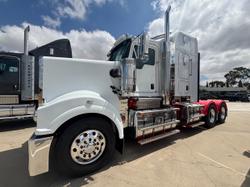 2025 Kenworth T909 