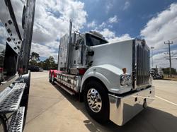 2025 Kenworth T909 