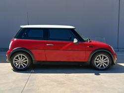 2004 MINI Hatch Cooper R50 MY05 Chilli Red
