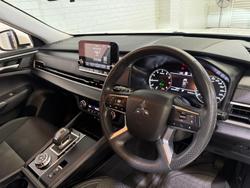 2024 Mitsubishi Outlander ES ZM MY24 White