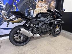 2025 Yamaha YZF-R1 BLACK