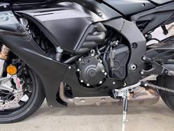 2025 Yamaha YZF-R1 BLACK