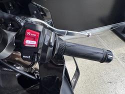 2025 Yamaha YZF-R1 BLACK