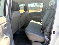 2010 Toyota Hilux SR KUN26R MY10 4X4 Glacier White