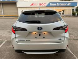 2020 Toyota Corolla Touring Hybrid S