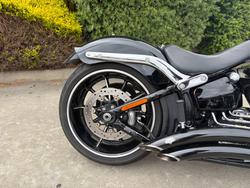 2015 HARLEY-DAVIDSON FXSB SOFTAIL BREAKOUT Black