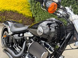 2015 HARLEY-DAVIDSON FXSB SOFTAIL BREAKOUT Black