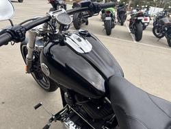 2015 HARLEY-DAVIDSON FXSB SOFTAIL BREAKOUT Black