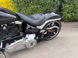 2015 HARLEY-DAVIDSON FXSB SOFTAIL BREAKOUT Black