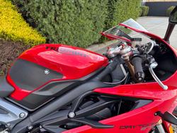 2015 Triumph DAYTONA 675 Red