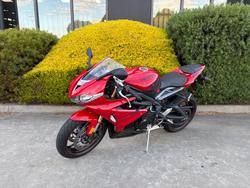 2015 Triumph DAYTONA 675 Red