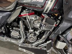 2019 Harley-Davidson CVO Road Glide 117 (FLTRXSE) Touring Silver