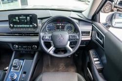 2022 Mitsubishi Outlander LS