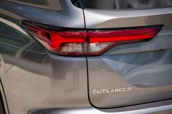 2022 Mitsubishi Outlander LS