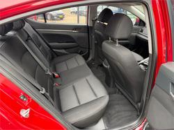 2017 HYUNDAI ELANTRA ACTIVE 2.0 MPI AD Red