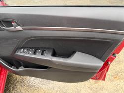 2017 HYUNDAI ELANTRA ACTIVE 2.0 MPI AD Red