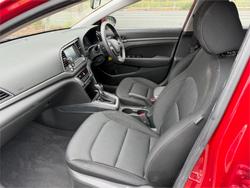 2017 HYUNDAI ELANTRA ACTIVE 2.0 MPI AD Red