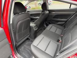 2017 HYUNDAI ELANTRA ACTIVE 2.0 MPI AD Red