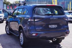 2022 Isuzu MU-X LS-M