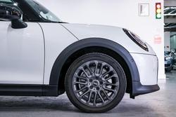 2025 MINI Cooper S Classic F66 Nanuq White