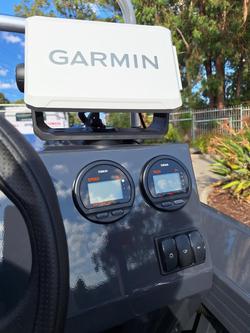 2026 QUINTREX 420 Renegade SC