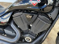 2016 VICTORY HAMMER 8-BALL Solid Black INT